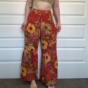 Angie floral flowy 70s inspired pants